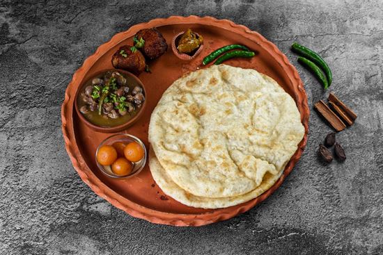 Picture of Delhi Ke Chole Bhature ( 2 Pc Bhature) With Masala Aloo + 2gulab Jamun